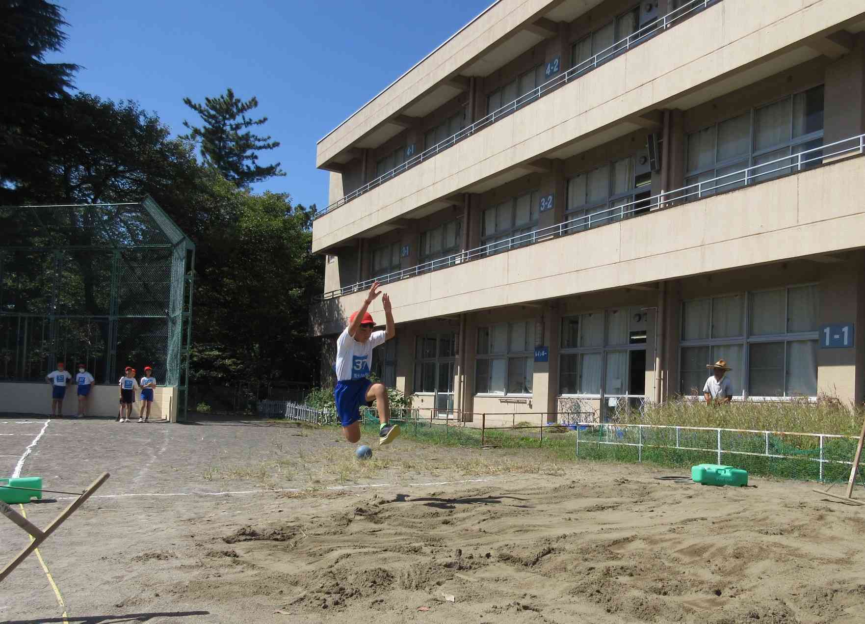 ④